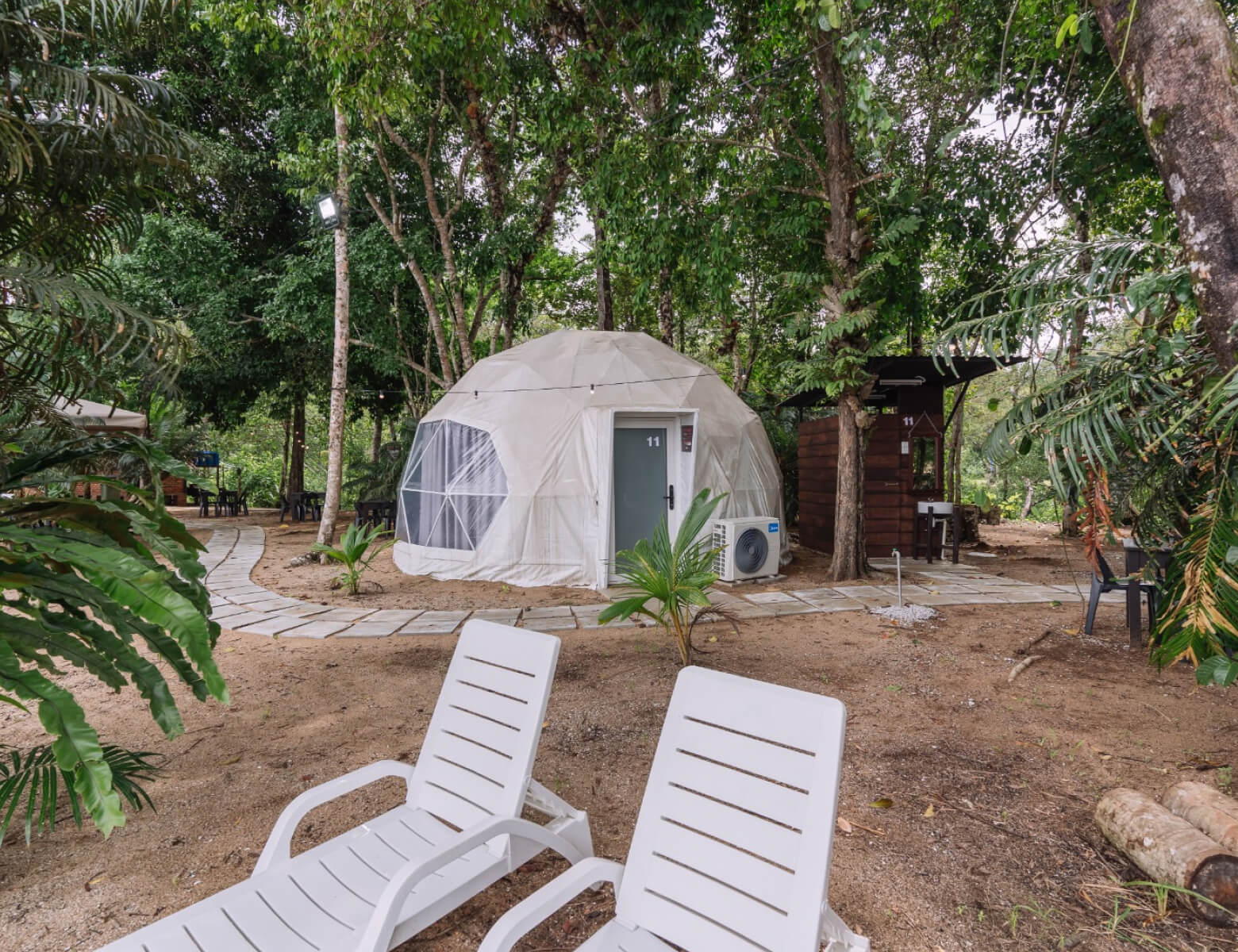 The Igloo – Beachside Glamping for Groups