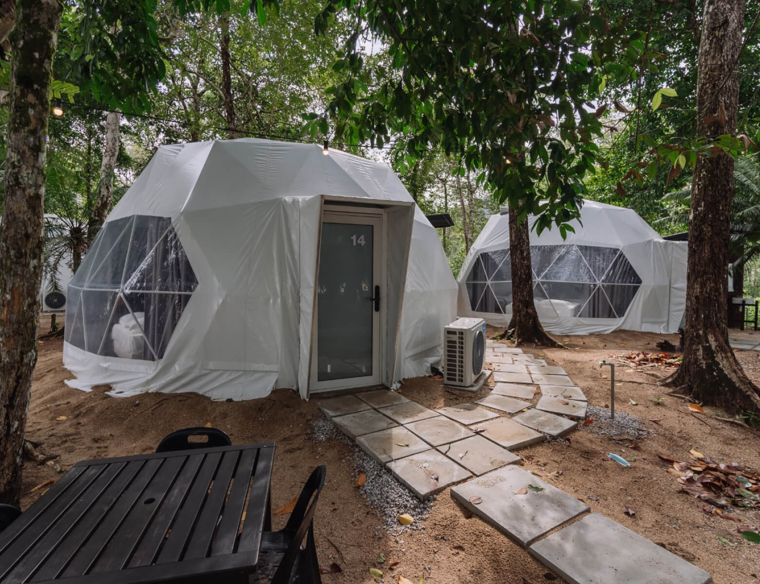 The Igloo – Beachside Glamping for Groups